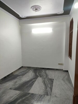 Room in 1 BHK Builder Floor at Sai Enclave Niti Khand, Niti Khand – for Rent