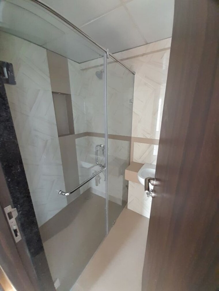 Bathroom, srk-k52 4 Bedroom 2201 Sq.Ft. Apartment In Karve Nagar Pune 10217396