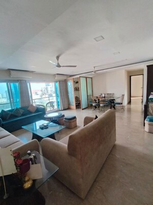 2 BHK Apartment For Rent in Gardenia Apartment Khar West, Khar West