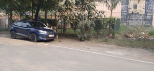 Parking in 3 BHK Villa at Sector 27 – for Sale