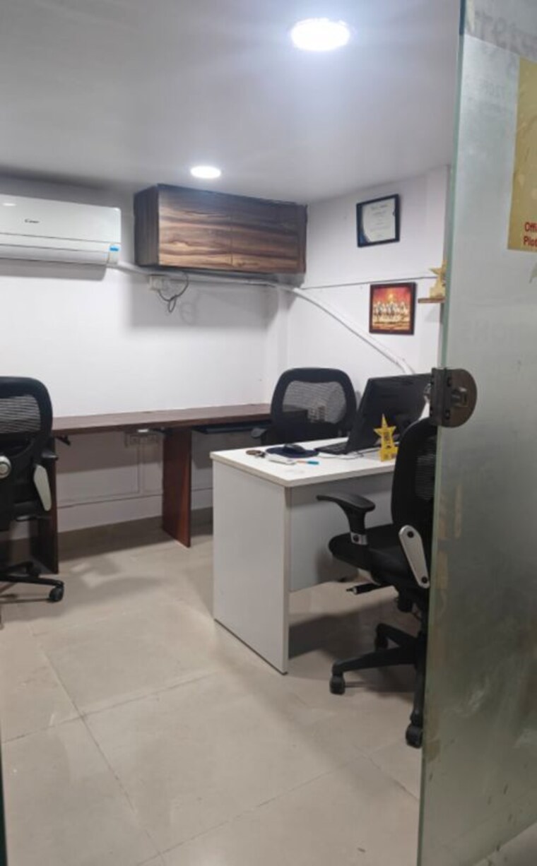 Team Area, haware-fantasia Commercial Office Space 250 Sq.Ft. In Vashi Sector 28 Navi Mumbai 10217489