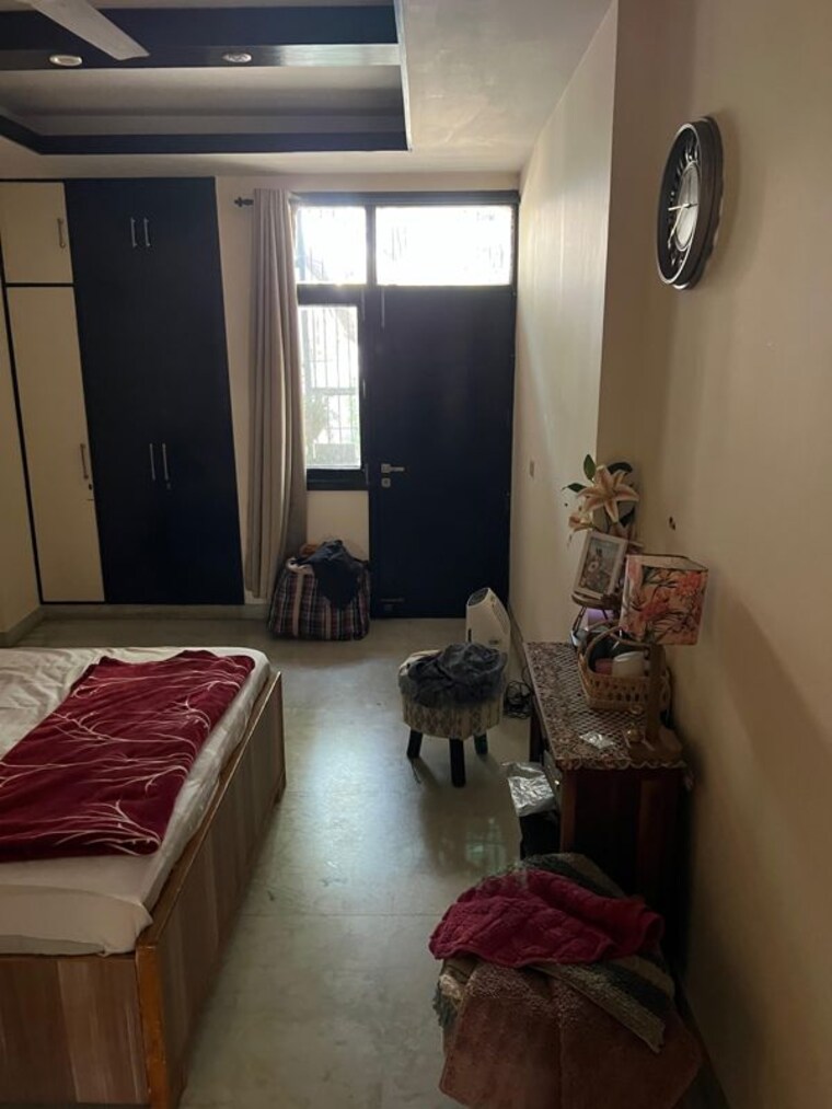 Living Room, shivalik colony 3 Bedroom 1800 Sq.Ft. Builder Floor In Shivalik Colony Delhi 10217492