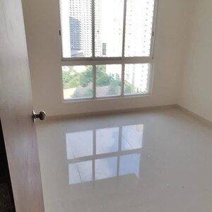 Room in 2 BHK Apartment at Lodha Amara, Kolshet Road – for Rent