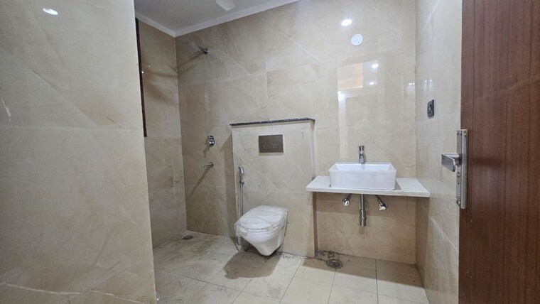 Bathroom, saket 3 Bedroom 1700 Sq.Ft. Builder Floor In Saket Delhi 10217525