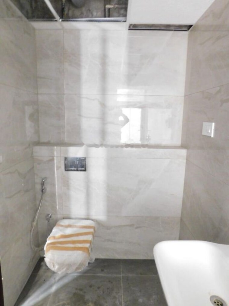 Bathroom, lansum-el-dorado 3 Bedroom 1860 Sq.Ft. Apartment In Narsingi Hyderabad 10217523
