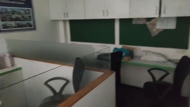 Team Area, dadar east Commercial Office Space 1800 Sq.Ft. In Dadar East Mumbai 10217522