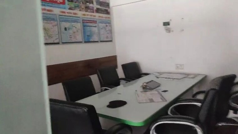 Team Area, dadar east Commercial Office Space 1800 Sq.Ft. In Dadar East Mumbai 10217522