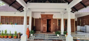 Building Lobby in 4 BHK Independent House at Nettoor – for Sale