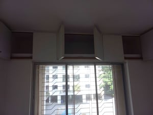 Room in 1 BHK Apartment at Kalpataru Sidhachal Phase IV, Kapur Bawdi – for Rent