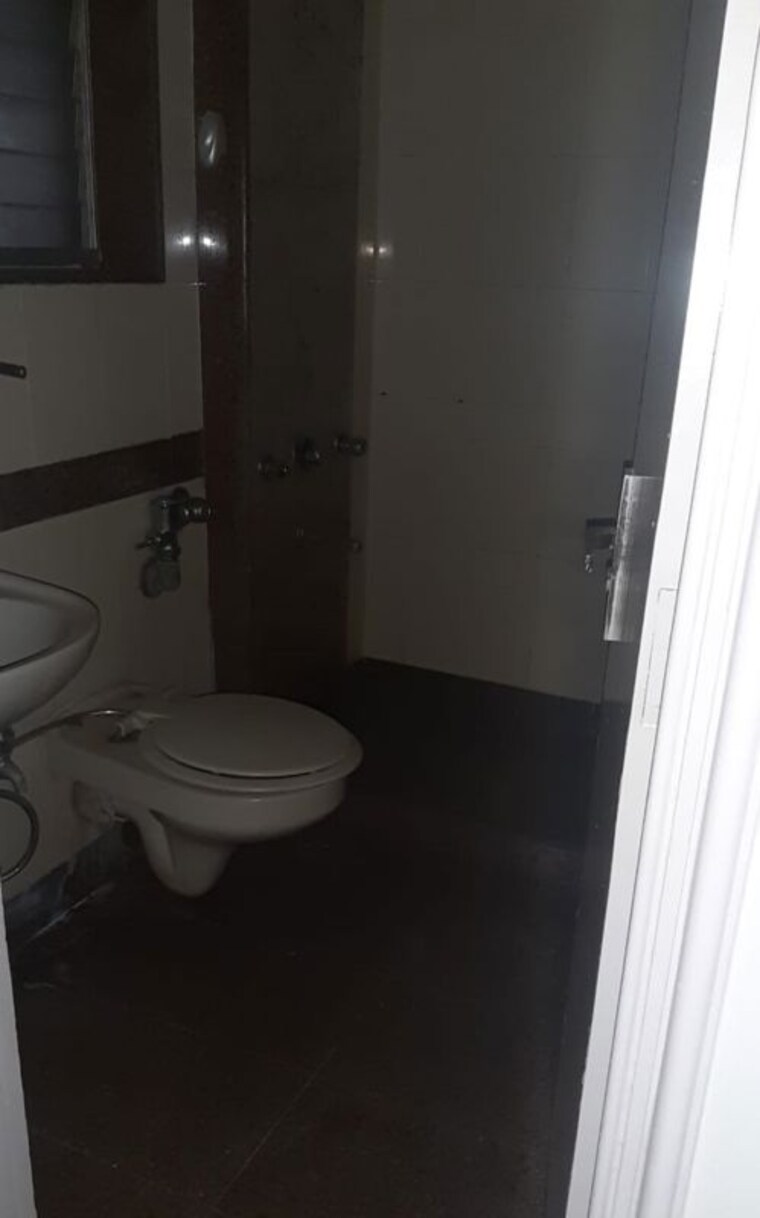 Bathroom, kalpataru-sidhachal-phase-iv 1 Bedroom 580 Sq.Ft. Apartment In Kapur Bawdi Thane 9912341