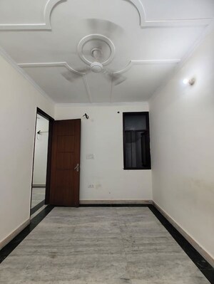Room in 1 BHK Builder Floor at Govindpuri – for Rent