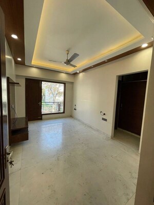 Room in 3 BHK Independent House at Sector 37 – for Rent