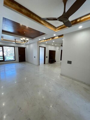 Room in 3 BHK Independent House at Sector 37 – for Rent