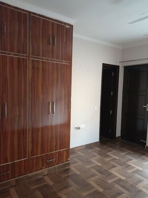 Room in 3 BHK Independent House at South City Arcade, Sector 41 – for Sale