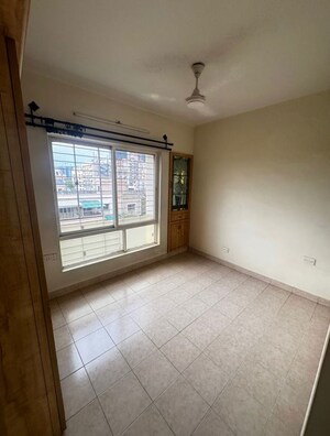 Room in 3 BHK Apartment at Madhusudan CHS Kalyani Nagar, Kalyani Nagar – for Rent