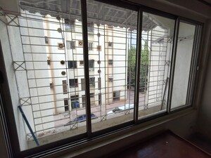 Room in 3 BHK Apartment at Abhay CHS, Vashi Sector 29 – for Rent