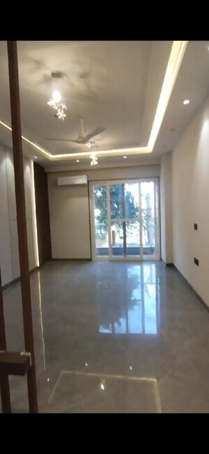 Room in 4 BHK Builder Floor at Sushant Lok I – for Sale