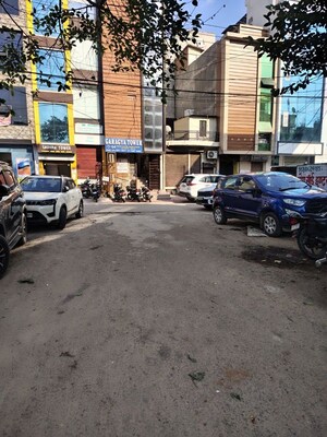Parking in  Office Space at Gomti Nagar – for Rent