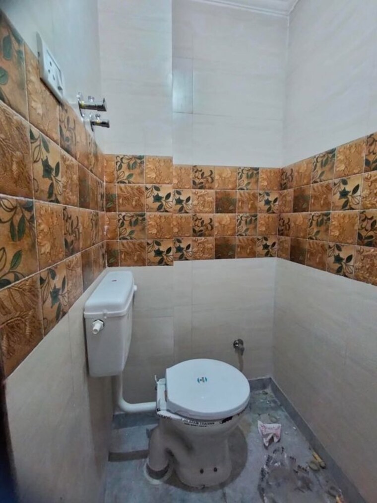 Bathroom, govindpuri 2 Bedroom 630 Sq.Ft. Builder Floor In Govindpuri Delhi 10217709