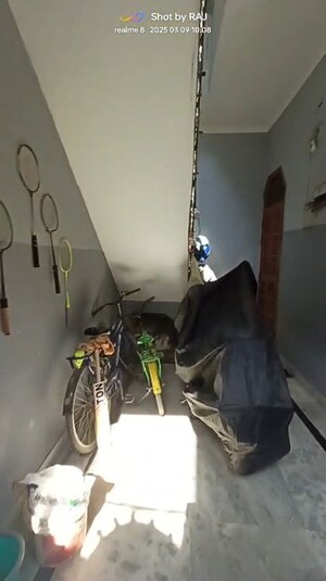 Master Bedroom in 3 BHK Independent House at Telibagh – for Sale