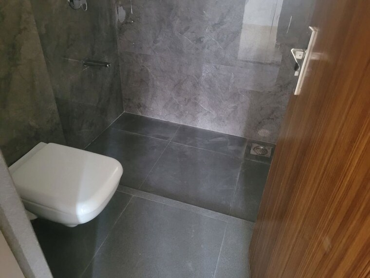 Bathroom, dharmesh-apartment 4 Bedroom 2700 Sq.Ft. Apartment In Shivajinagar Pune 10217725