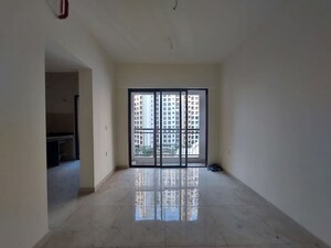 Room in 2 BHK Apartment at Sunteck Maxxworld, Tivri – for Rent