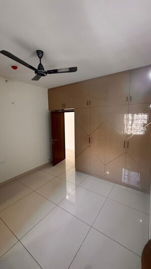 Room in 3 BHK Apartment at Prestige Jindal City, Bagalakunte – for Rent