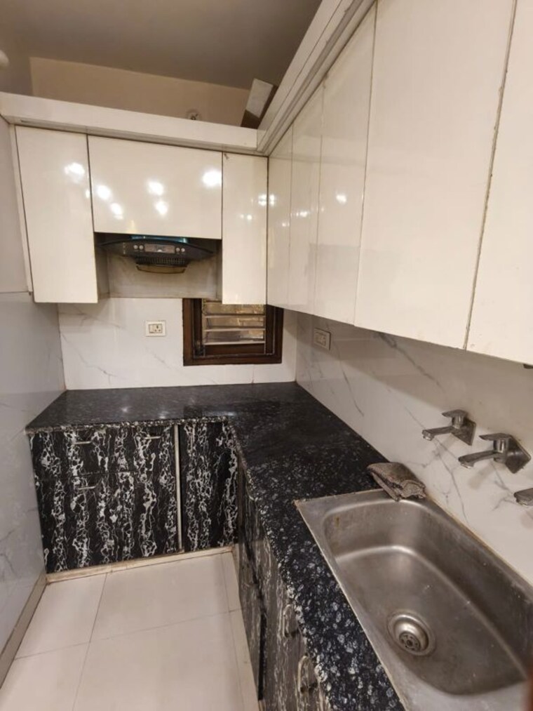 Kitchen, uttam nagar 2 Bedroom 60 Sq.Yd. Apartment In Uttam Nagar Delhi 10217774