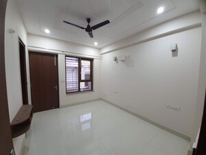 Room in 3 BHK Builder Floor at Sector 45 – for Rent