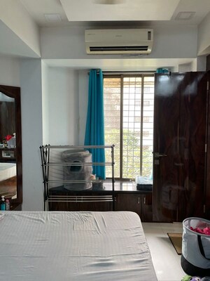 Room in 1 BHK Apartment at Gypsy Apartment, Powai – for Rent