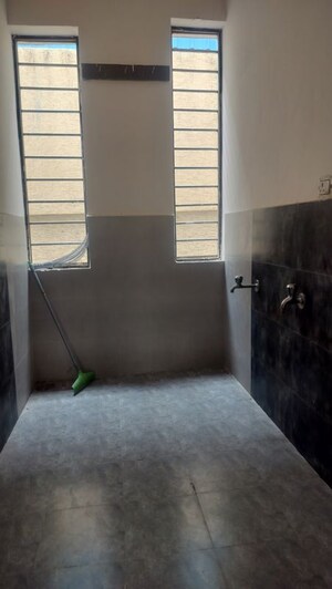 Room in 3 BHK Apartment at Banjara Hills – for Rent