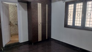 Room in 3 BHK Apartment at Banjara Hills – for Rent
