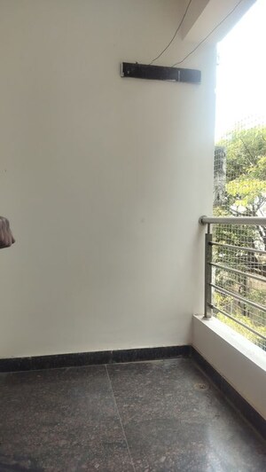 Furnished Amenities in 3 BHK Apartment at Banjara Hills – for Rent