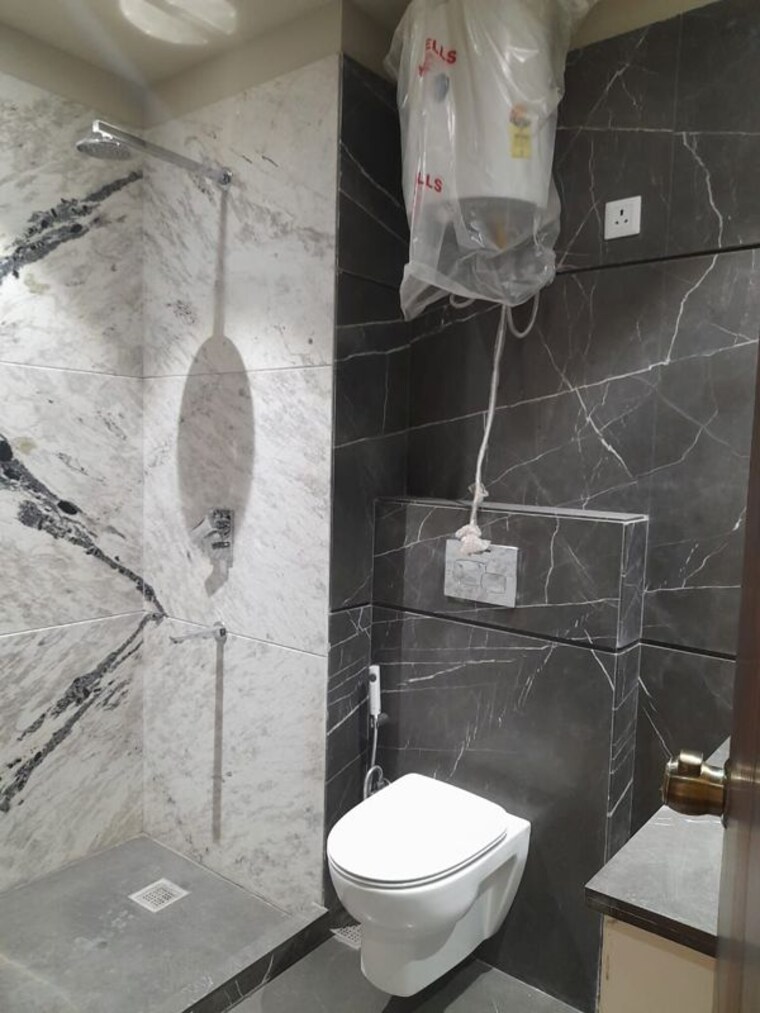 Bathroom, saket 3 Bedroom 1500 Sq.Ft. Builder Floor In Saket Delhi 10217842