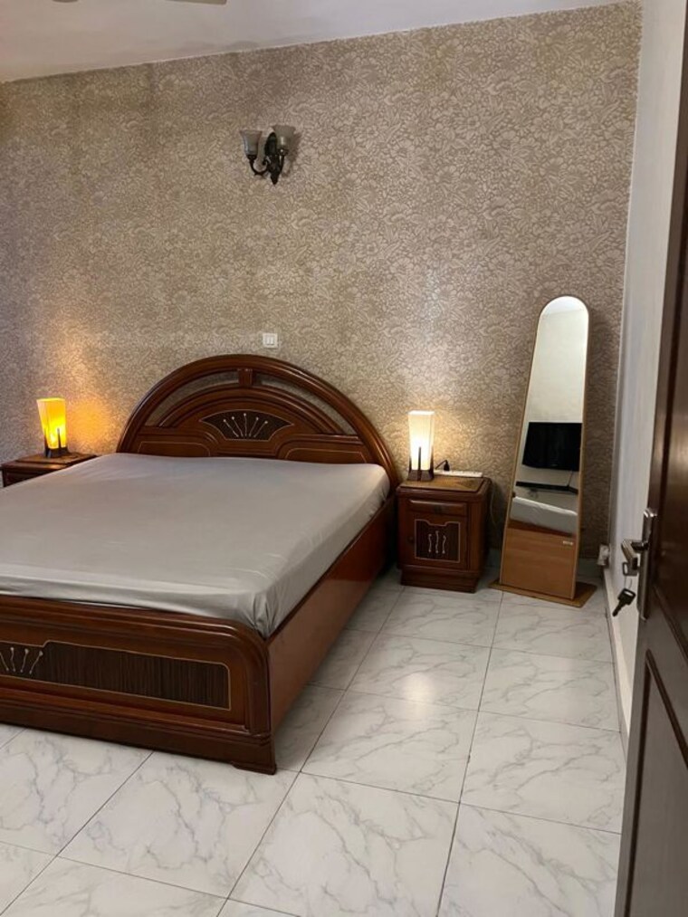 Bedroom, vasant kunj 3.5 Bedroom 1900 Sq.Ft. Apartment In Vasant Kunj Delhi 10217856