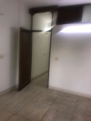 Room in 2 BHK Builder Floor at Lajpat Nagar ii – for Rent