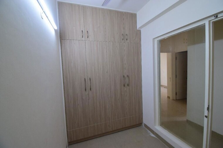 Room, smart-world-orchard 3 Bedroom 1630 Sq.Ft. Apartment In Sector 61 Gurgaon 10217905