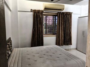 Bedroom in 2 BHK Apartment at Swiss Corner, Andheri West – for Rent