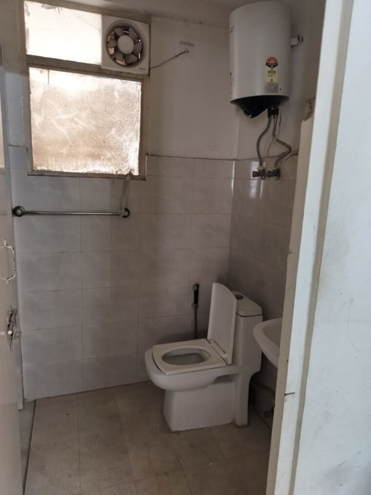 Bathroom, suncity-avenue-102 2 Bedroom 632 Sq.Ft. Apartment In Sector 102 Gurgaon 10217911