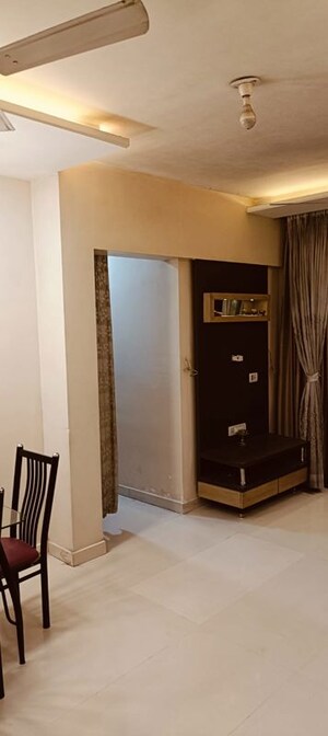 Room in 2 BHK Apartment at Lodha Splendora, Ghodbunder Road – for Rent