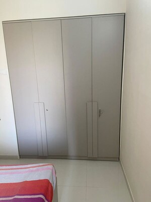 Furnished Amenities in 1 BHK Apartment at Metropolis Bayside, Kasarvadavali – for Rent