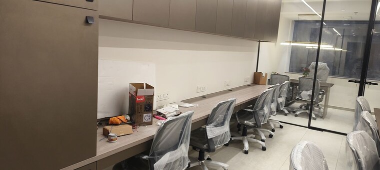 Team Area, the-crescent-business-park Commercial Office Space 780 Sq.Ft. In Sakinaka Mumbai 10217952