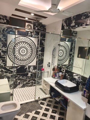 Bathroom in 3 BHK Builder Floor at Lajpat Nagar 4 – for Sale