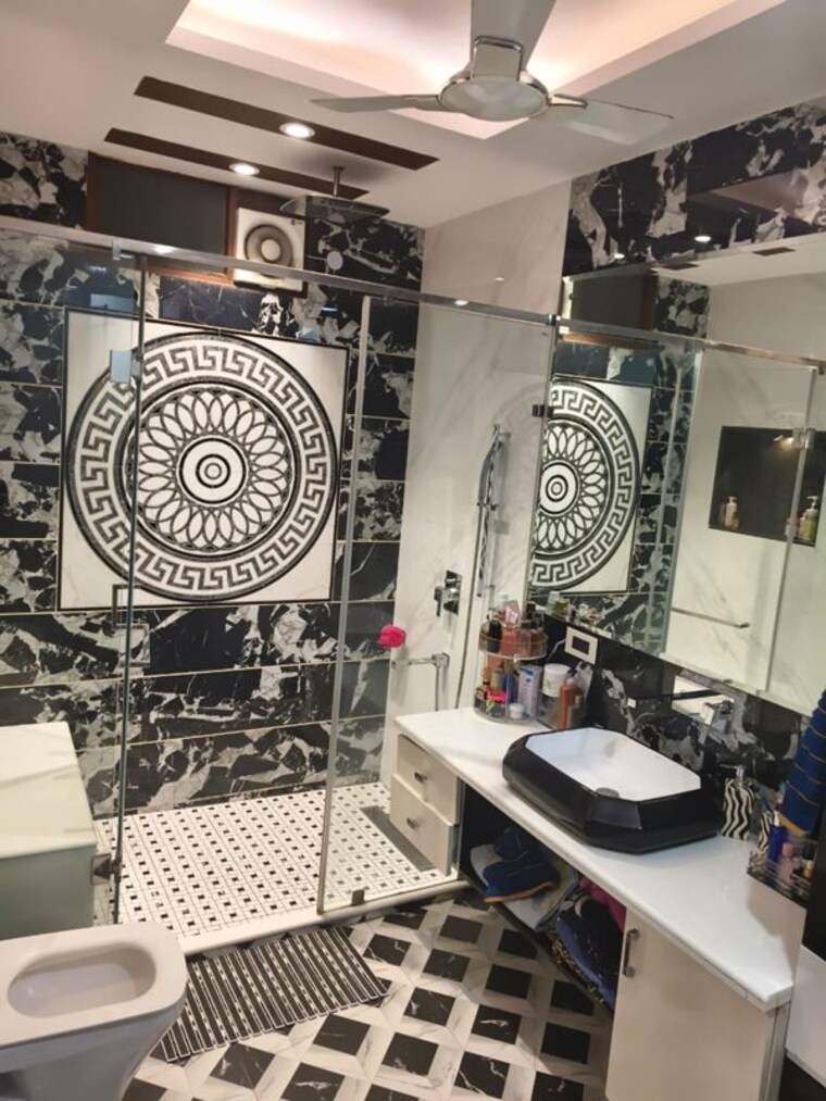 Bathroom, lajpat nagar 4 3 Bedroom 1300 Sq.Ft. Builder Floor In Lajpat Nagar 4 Delhi 10217994