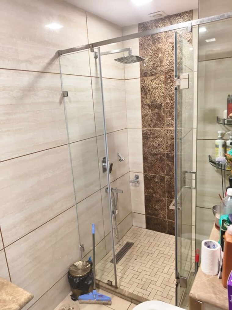 Bathroom, lajpat nagar 4 3 Bedroom 1300 Sq.Ft. Builder Floor In Lajpat Nagar 4 Delhi 10217994