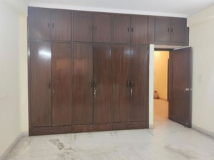 Room in 3 BHK Builder Floor at Hauz Khas – for Rent