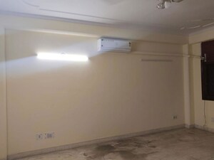 Room in 3 BHK Builder Floor at Hauz Khas – for Rent