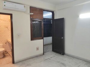 Room in 3 BHK Builder Floor at Hauz Khas – for Rent
