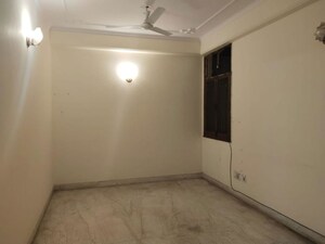 Room in 3 BHK Builder Floor at Hauz Khas – for Rent
