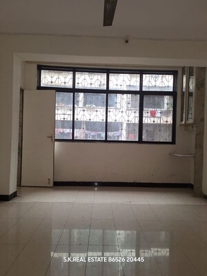 Room in 3 BHK Apartment at Je And Vee Om Trimurti, Malad East – for Sale